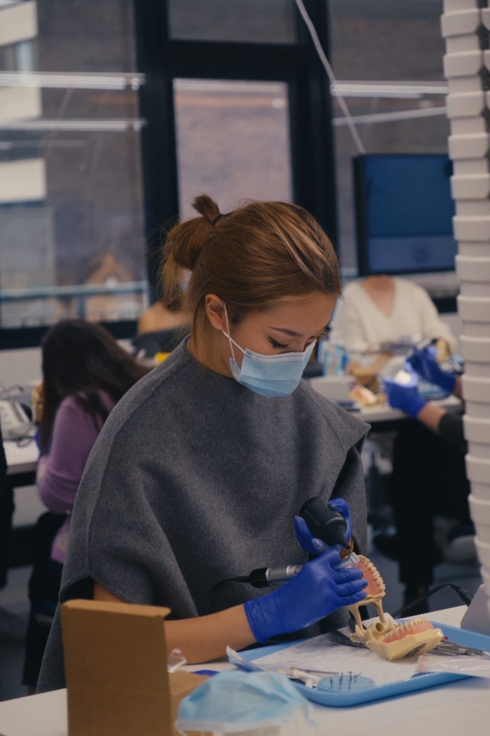 Attendee working a complex case at Exceptional Dental Academy
