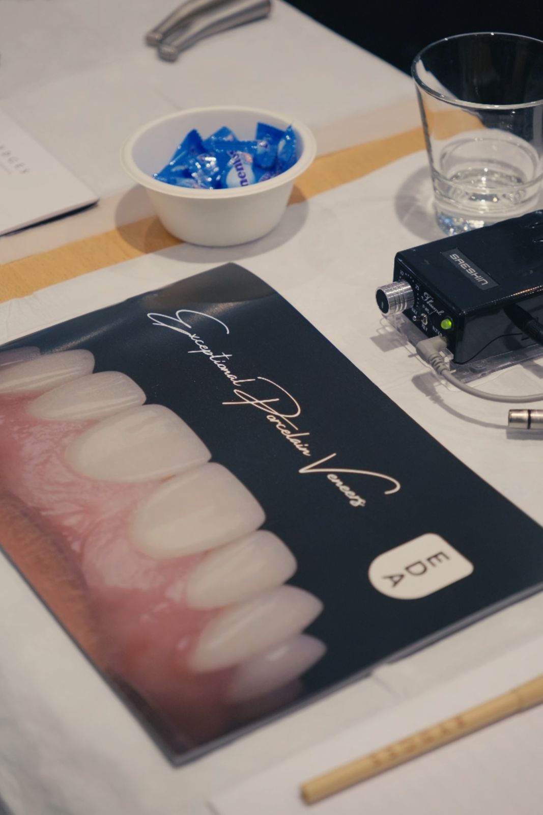 Porcelain veneer case